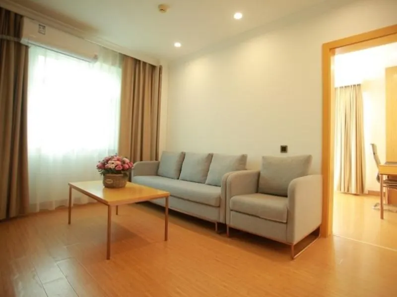 Greentree Inn Shanghai Hongqiao Airport Apartment Hotel 3*,